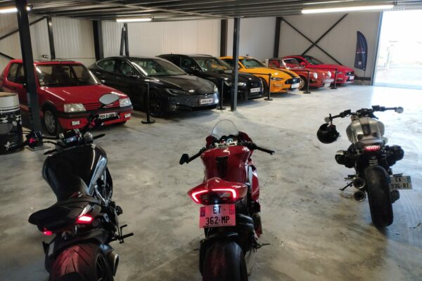 stock &cars location de bureaux location de garages location de box stationnement parking rennes chateaugiron